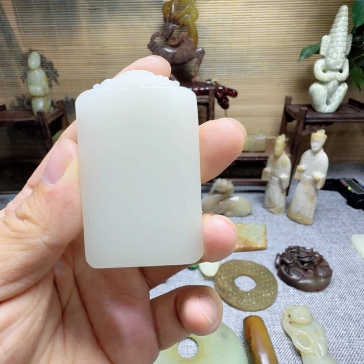 抚***雨未镶嵌和田玉（糖玉）挂件