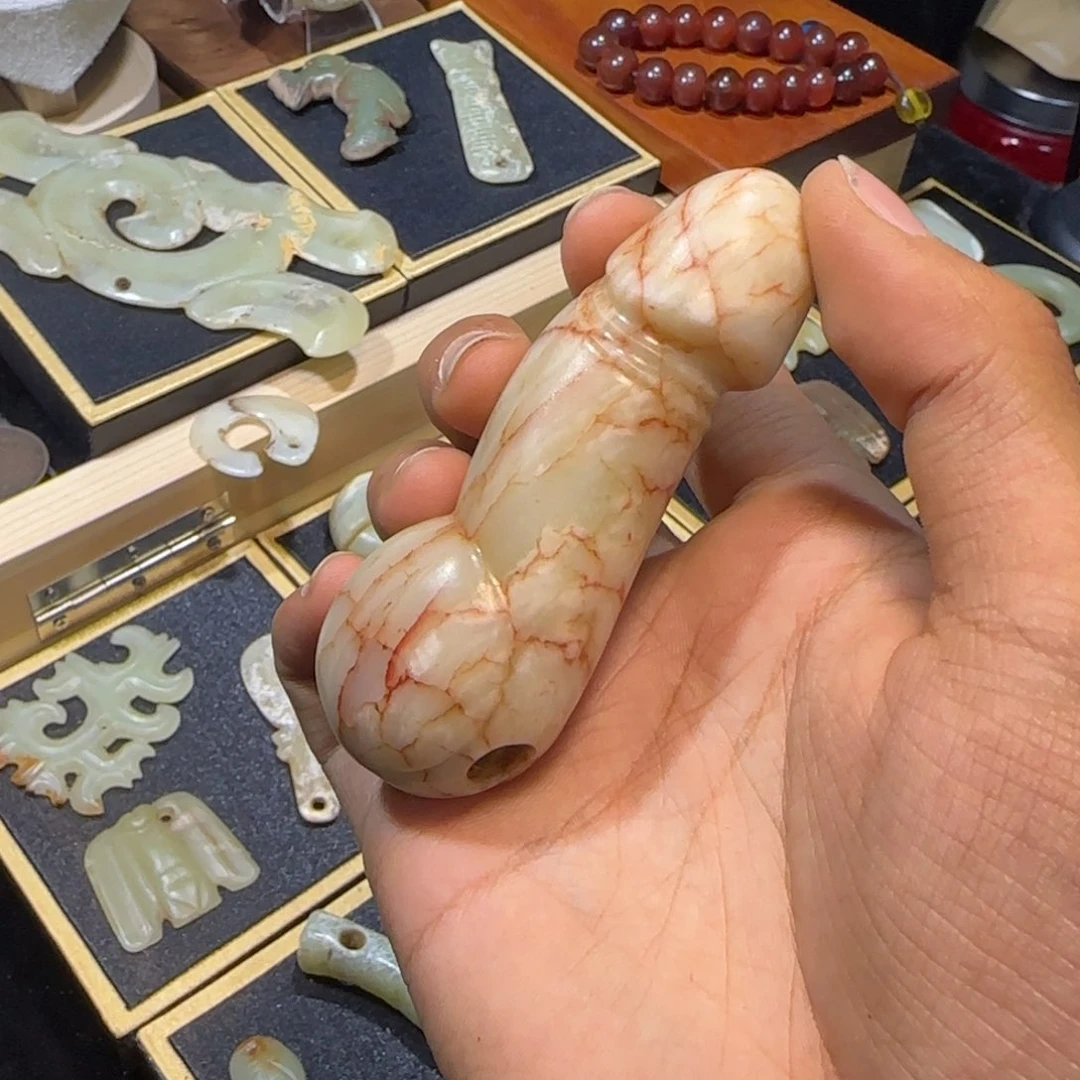 玉荣**威玉摆件牛牛