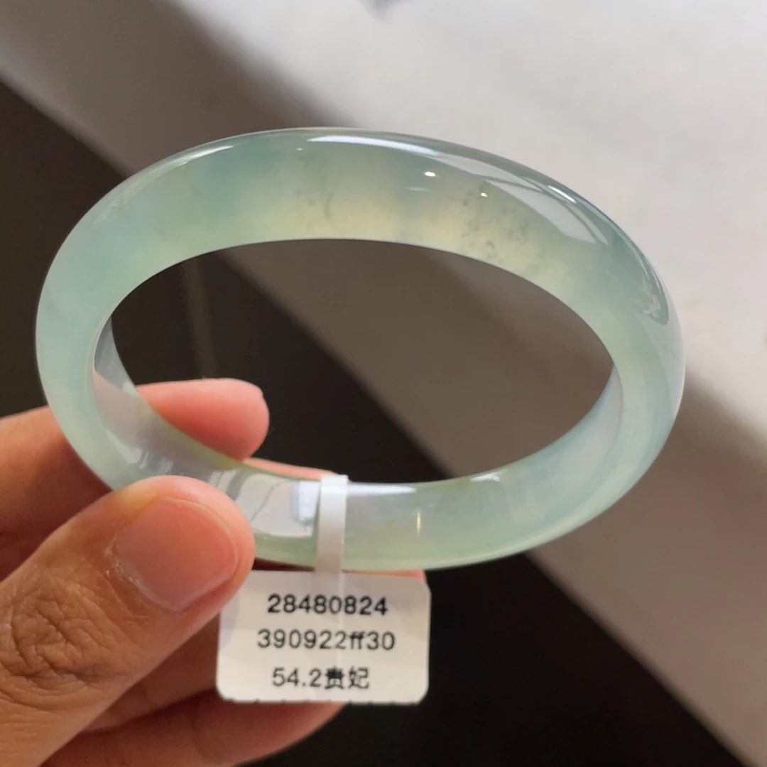 翡翠未镶嵌手镯起光绿底贵妃【强推】