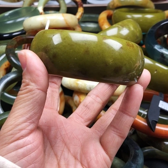 蛇纹石玉手镯未镶嵌w*j