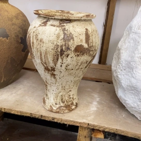 瓶景德镇陶瓷。景德镇陶瓷