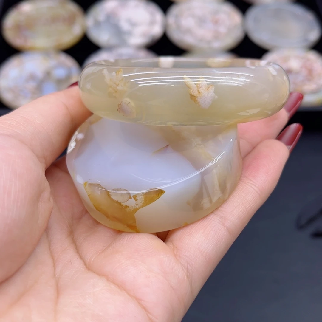 玛瑙/玉髓手镯未镶嵌54