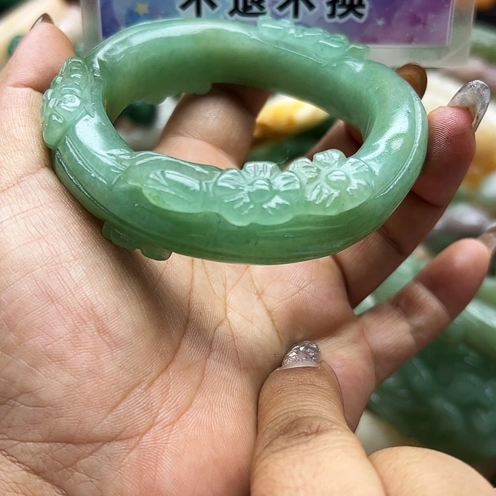 未镶嵌手镯石英岩玉