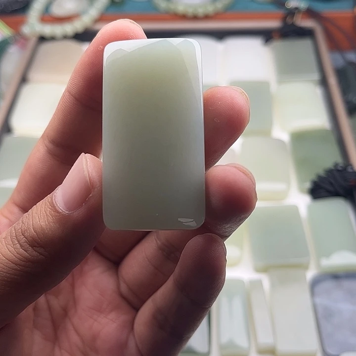 和田玉（糖玉）未镶嵌颈饰