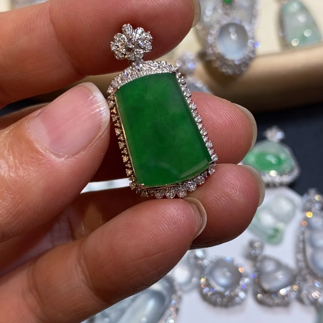 *****翡翠18K金镶嵌吊坠(不含链)无事牌