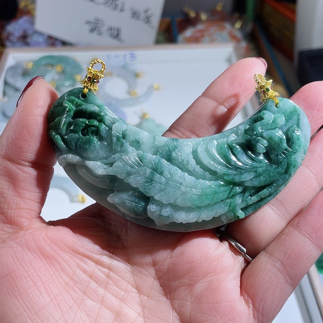 翡翠颈饰未镶嵌肉****迦