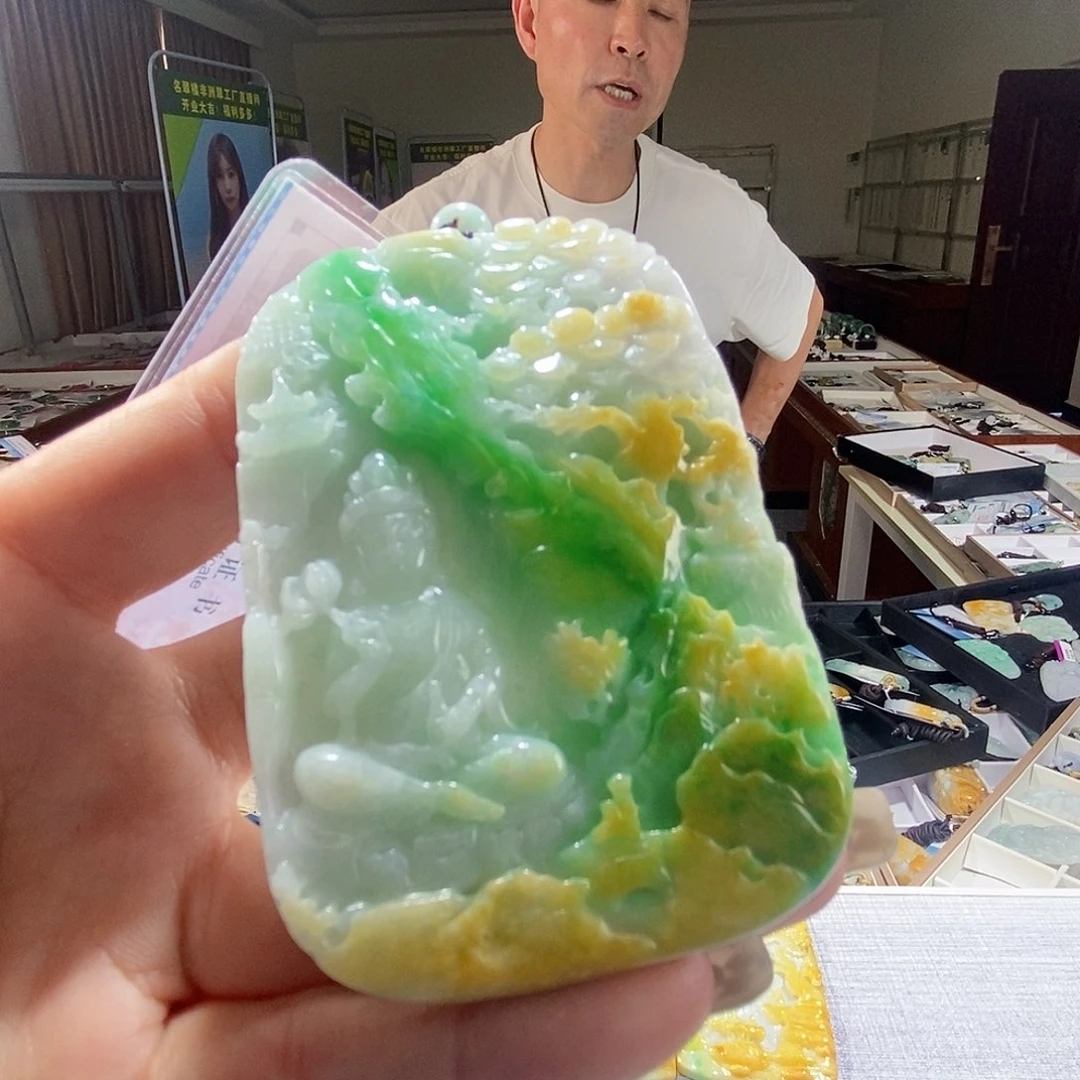 翡翠未镶嵌颈饰翡翠