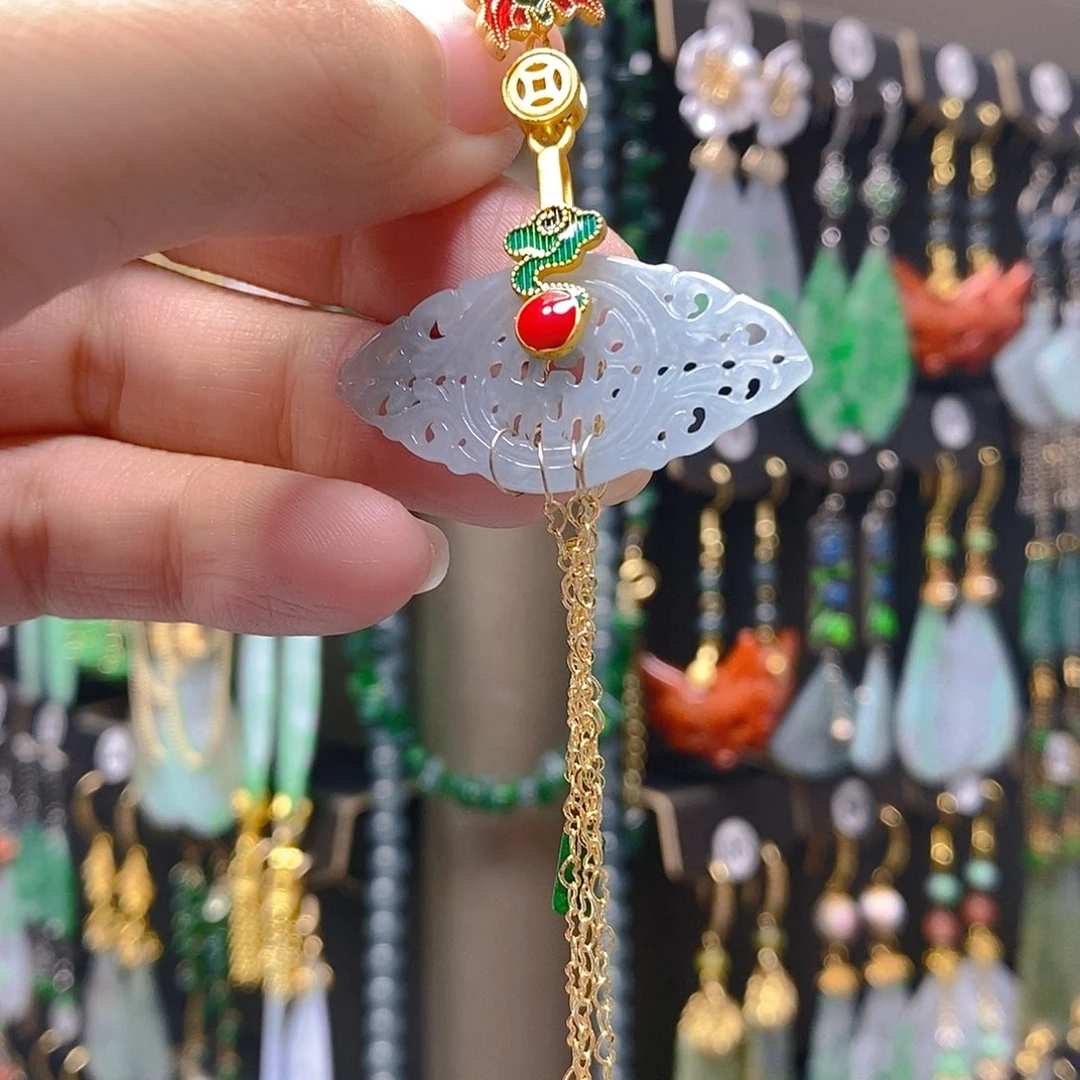 未镶嵌翡翠耳饰翡翠