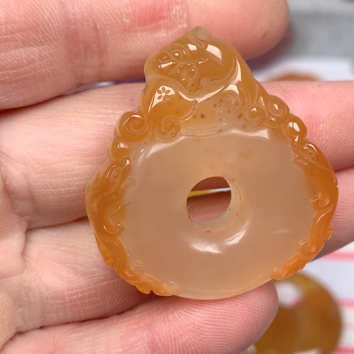 玛瑙/玉髓颈饰未镶嵌小**鱼