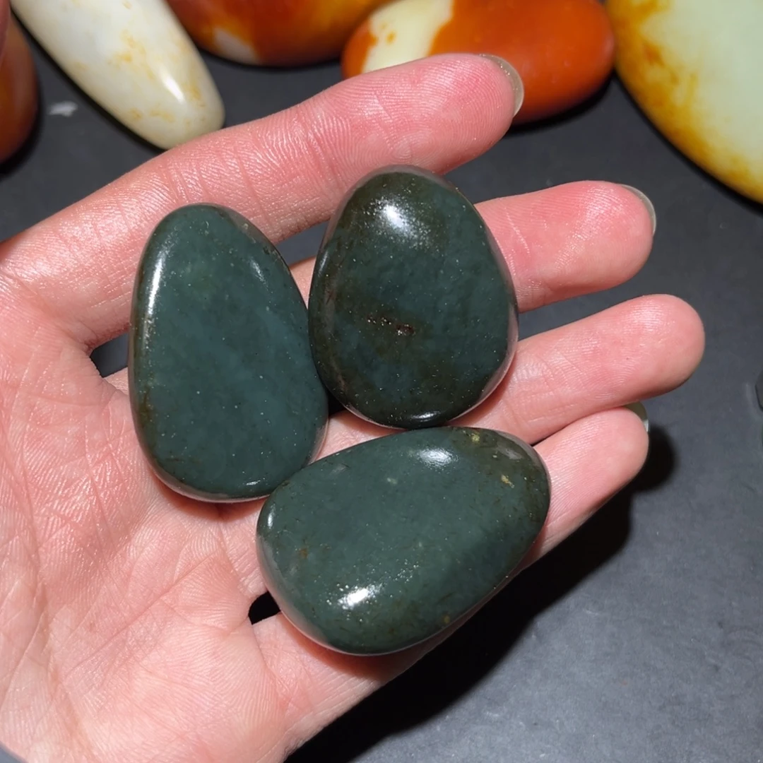 和田玉未镶嵌珠宝奇石