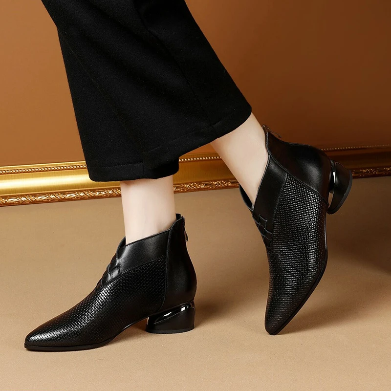 667-28高端品牌女鞋秋季新款真皮靴子及踝靴中跟粗跟短靴单靴