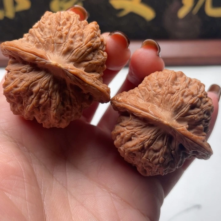 q***彩把件文玩核桃血麒麟43