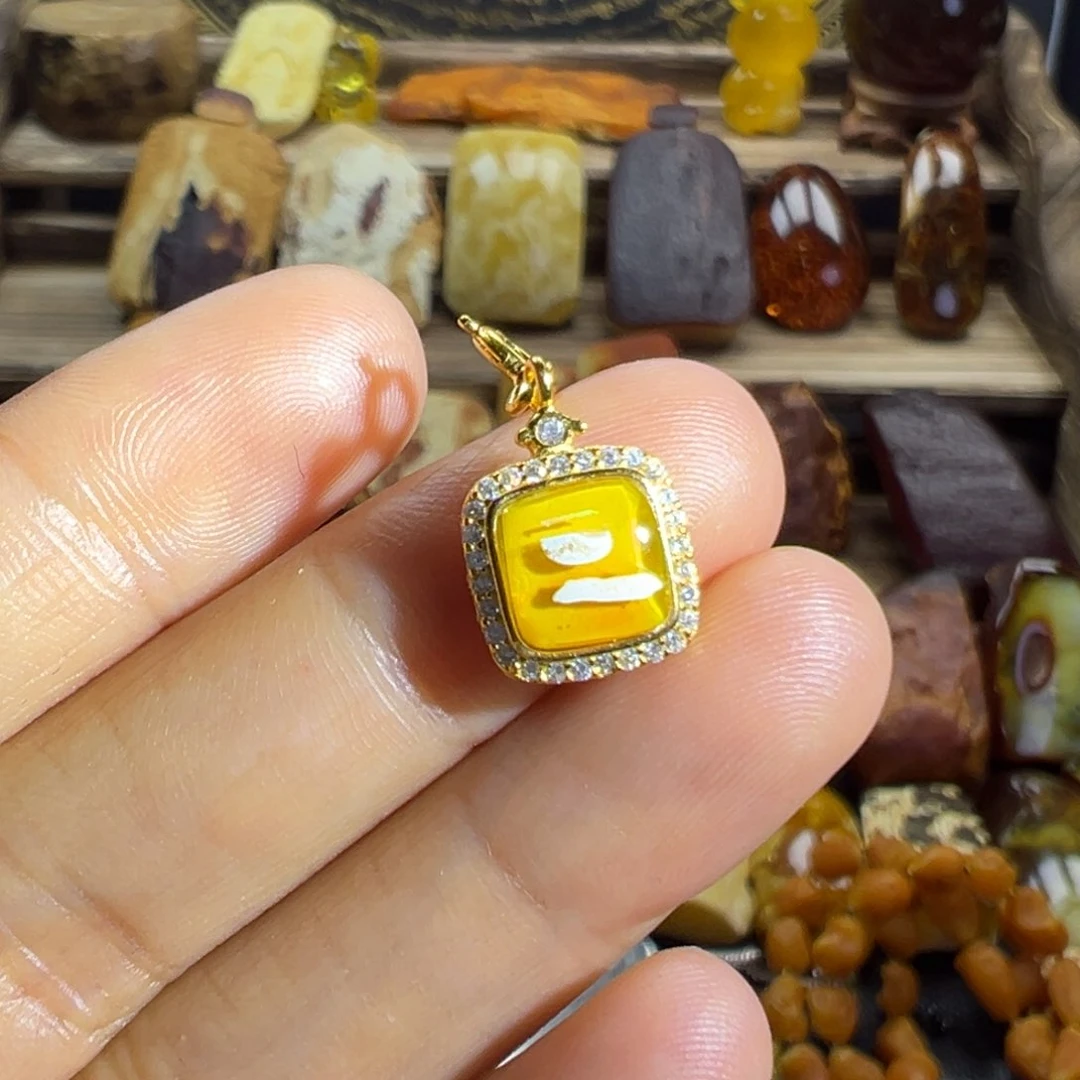 琥珀裸石未镶嵌琥珀