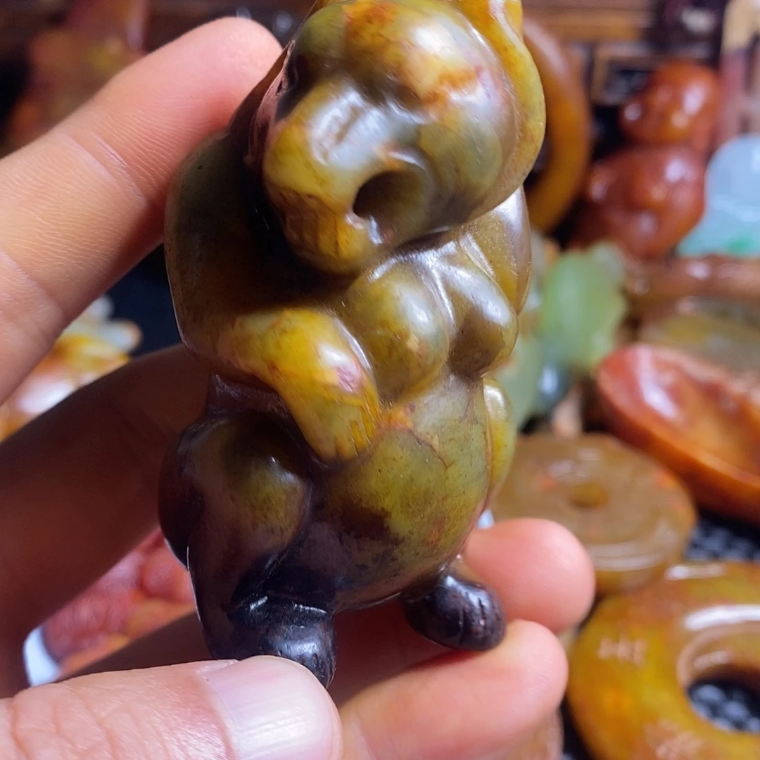 未镶嵌岫岩老玉（透闪石质玉）挂件