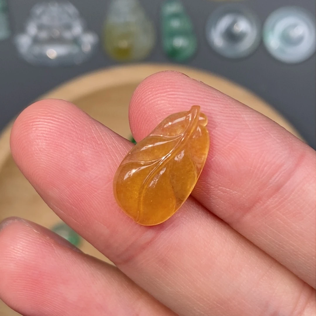 翡翠颈饰未镶嵌金枝玉叶