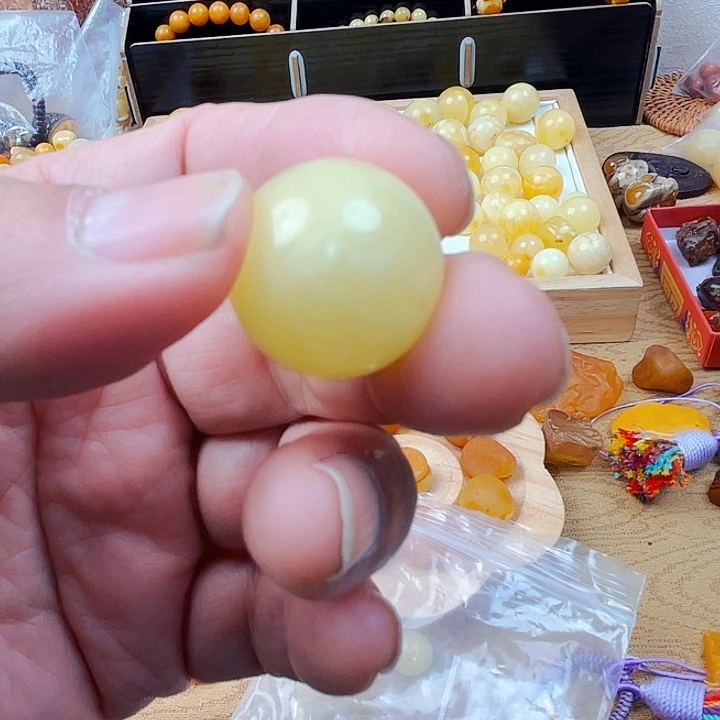 琥珀颈饰未镶嵌吊坠