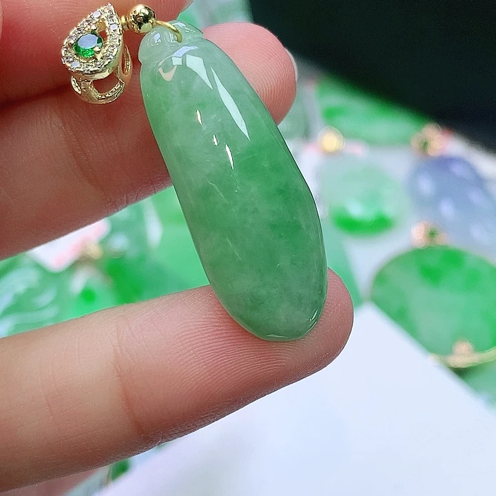 翡翠未镶嵌颈饰翡翠