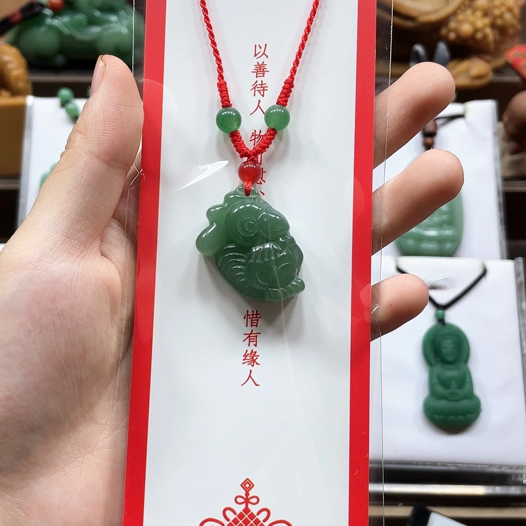 石英质玉未镶嵌颈饰