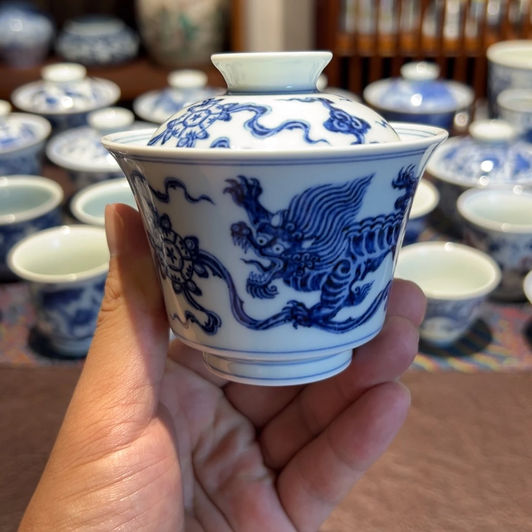 精品青花狮子戏球二才马蹄盖碗约110毫升