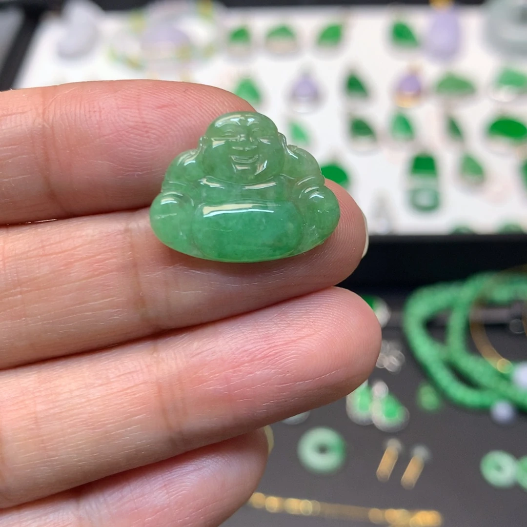 翡翠未镶嵌颈饰有纹裂