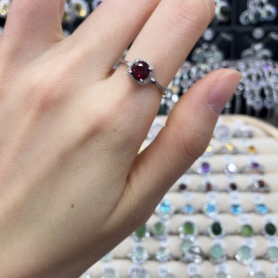 戒指银S925镶嵌石榴石戒指