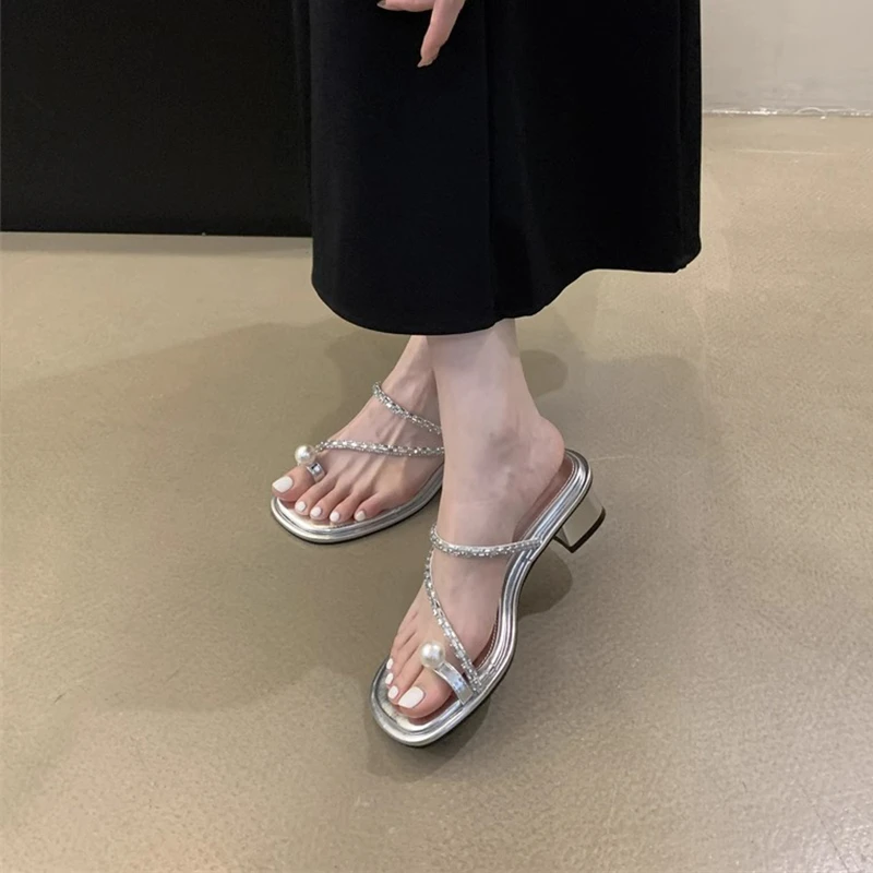 仙女风粗跟套趾凉拖鞋女外穿2024夏新款水钻中跟罗马夹趾凉鞋