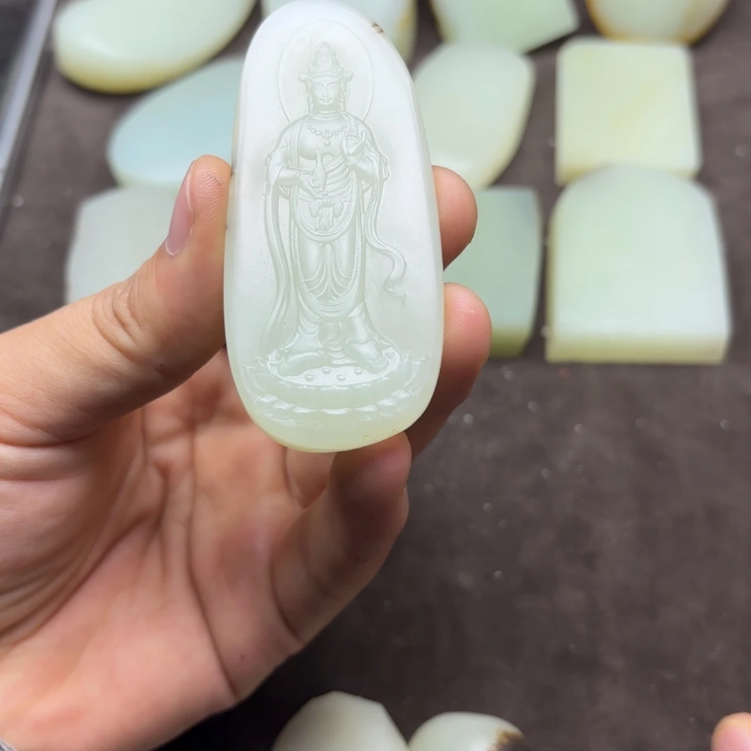 关***常定制和田玉未镶嵌挂件