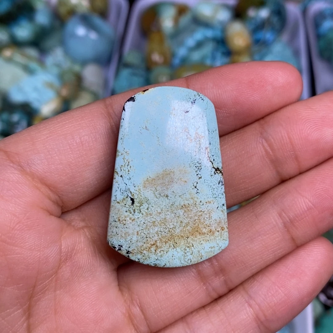 绿松石未镶嵌颈饰