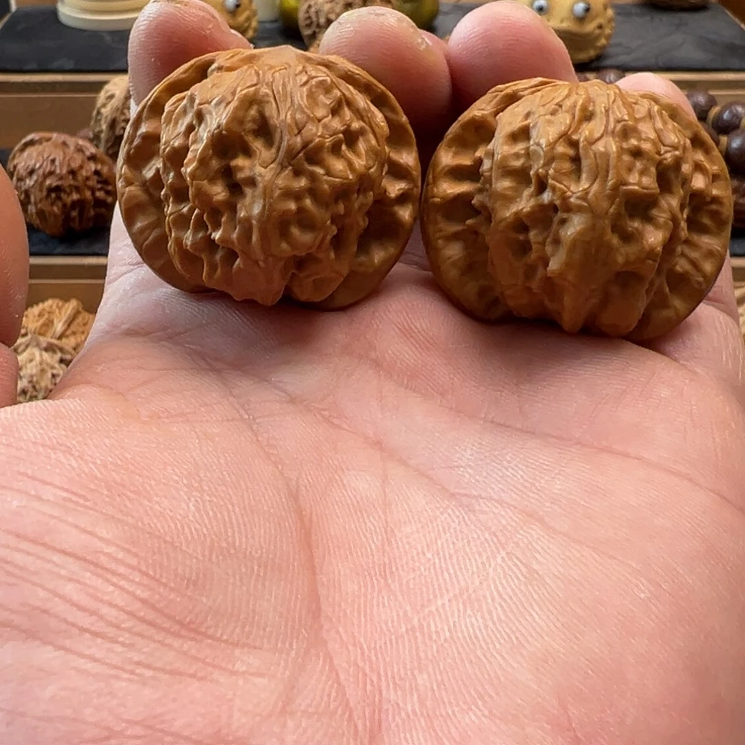 把件猴头核桃文玩核桃，野狼