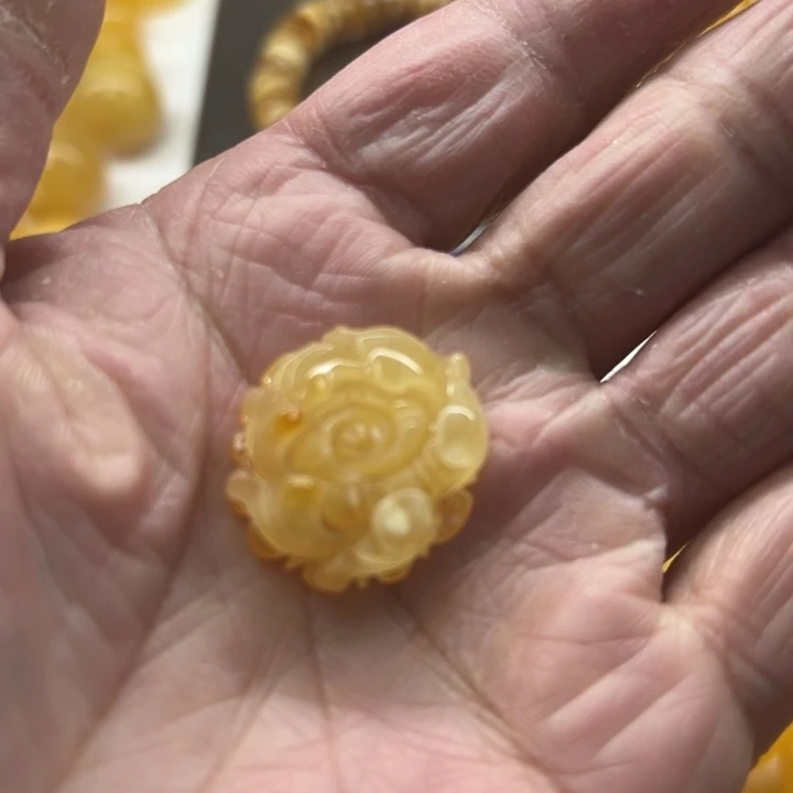 琥珀（矿物珀）未镶嵌裸石