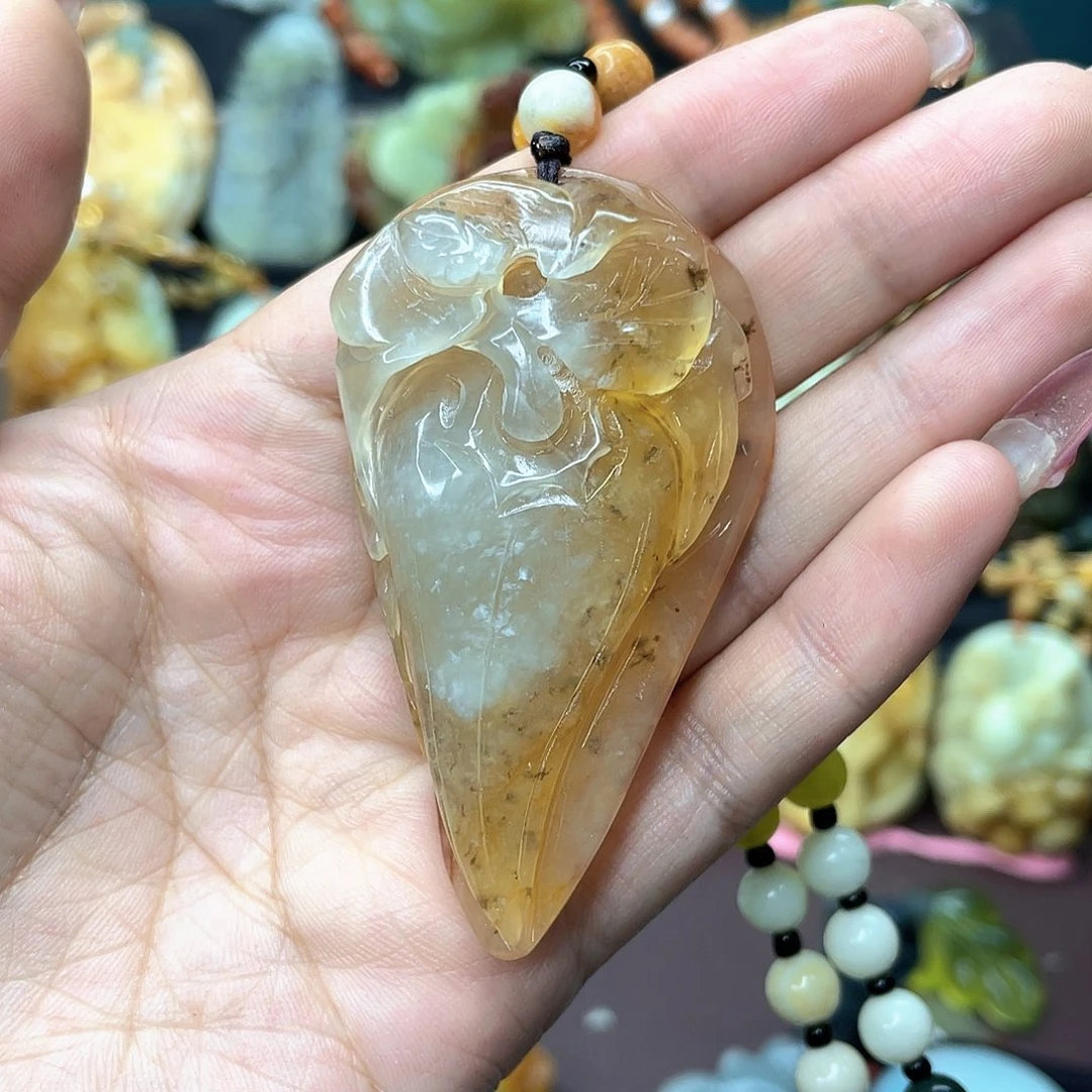 蛇纹石玉颈饰未镶嵌