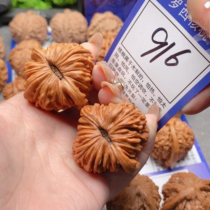 把件桃核鸿*41四座楼916号牌