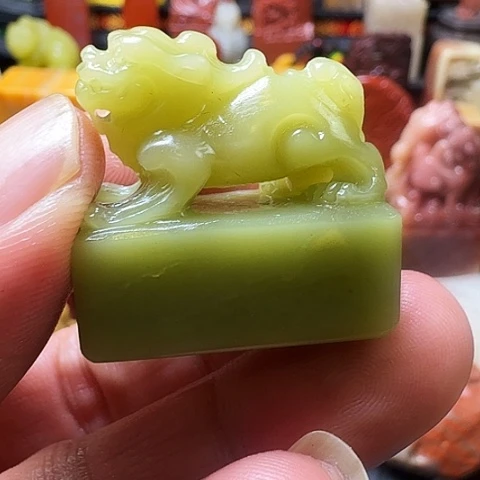 寿山石飛****活寿山艾叶綠