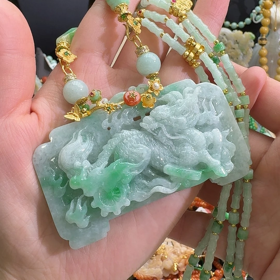 翡翠未镶嵌吊坠(赠链)一步到位 直接炸福利