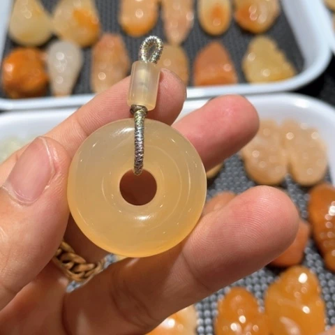 【闪购商品】未镶嵌石英质玉（黄龙玉）套链