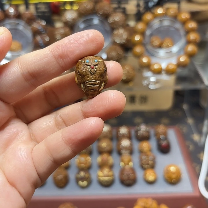 直***觉吊坠紫金鼠像神三通镶牙
