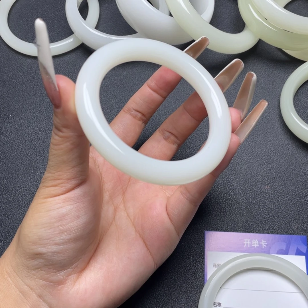 看***净56圈口圆条羊脂白