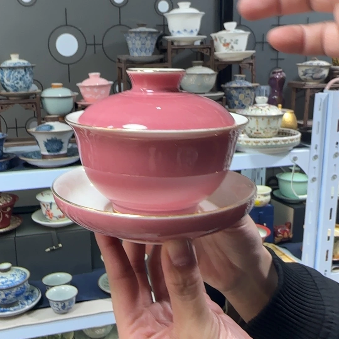 高温下的高温天气使人心情愉悦