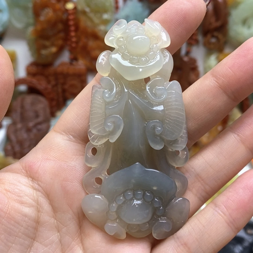蛇纹石玉颈饰未镶嵌