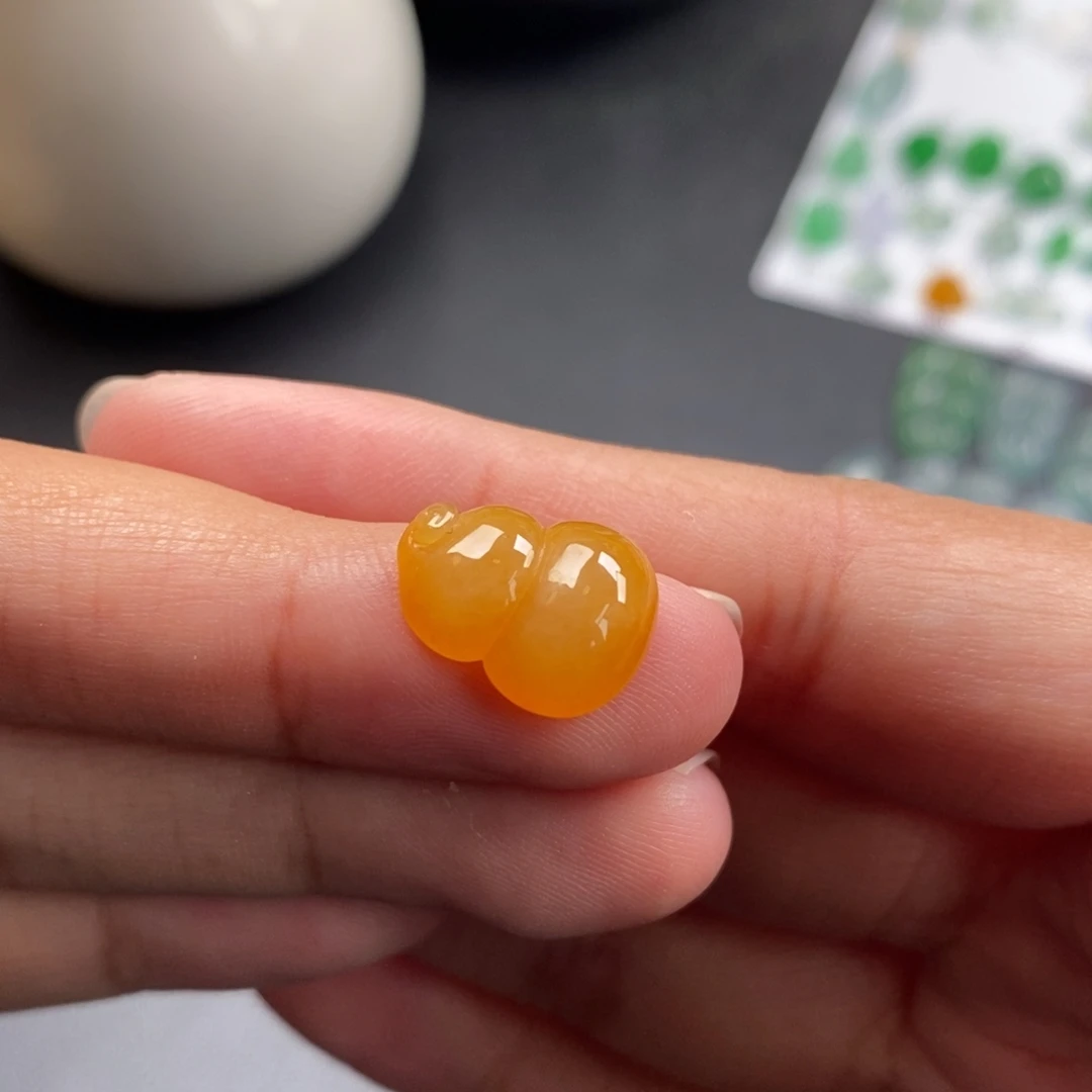 翡翠裸石黄翡葫芦
