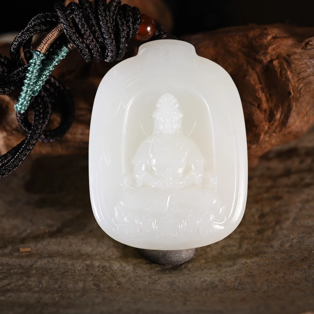 LOT8825 2510200053和田玉观音牌佩/保利