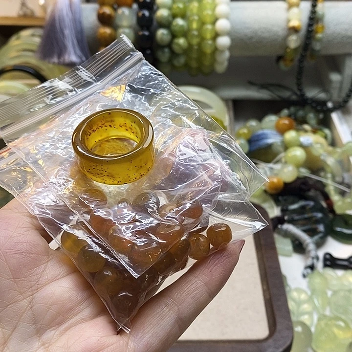 未镶嵌蛇纹石玉手镯得*.