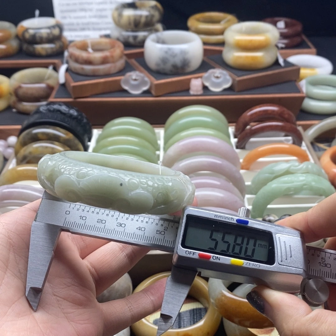 石英质玉未镶嵌手镯