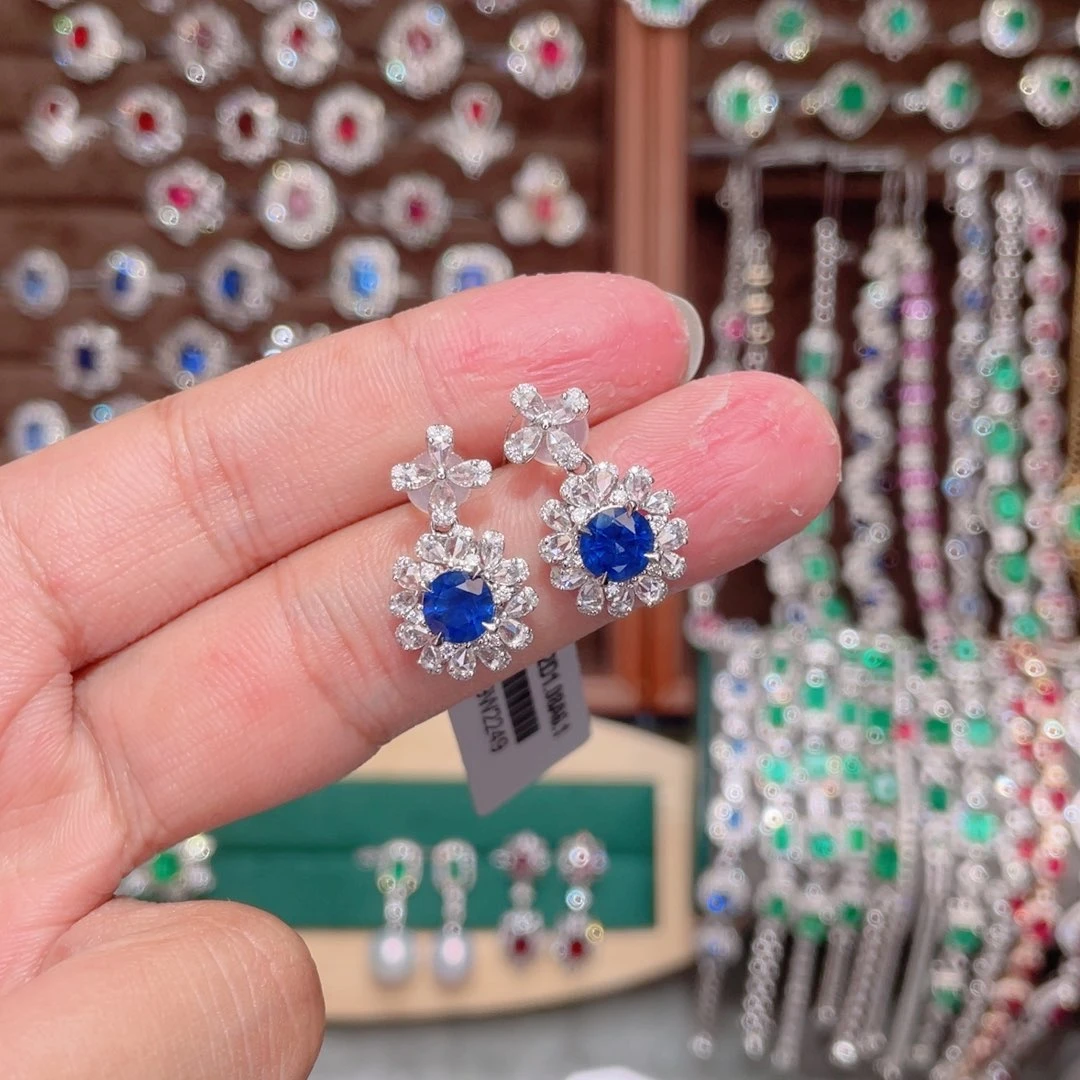戒指彩色蓝宝石铂Pt900镶嵌2.2ct 皇家蓝