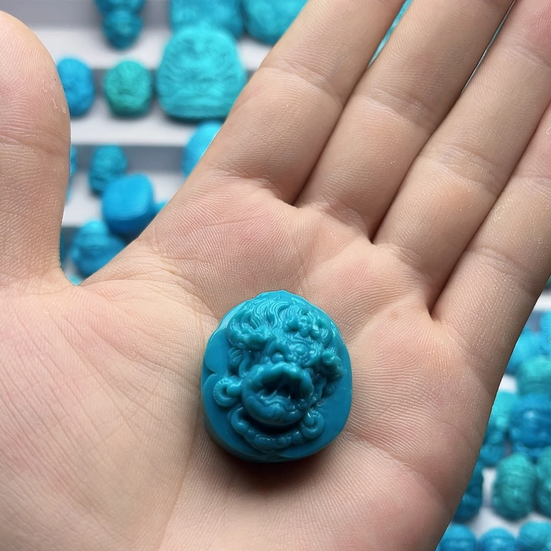 绿松石未镶嵌天然原矿雕刻绿松石