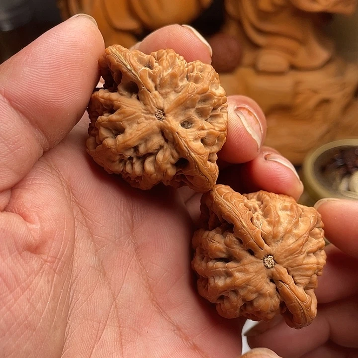 柒***姿文玩核桃吊坠金公子