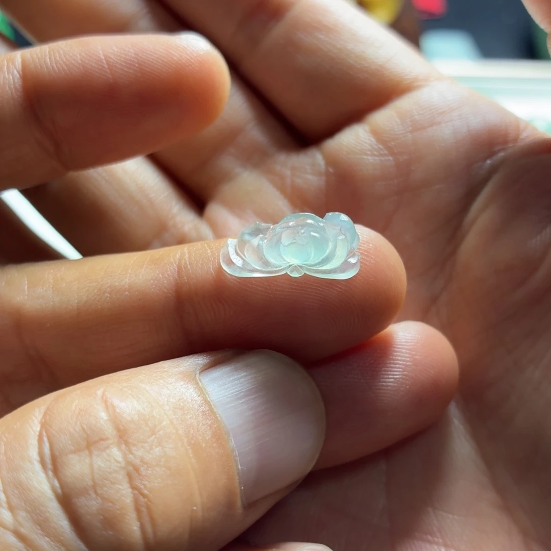 未镶嵌定制翡翠莲花