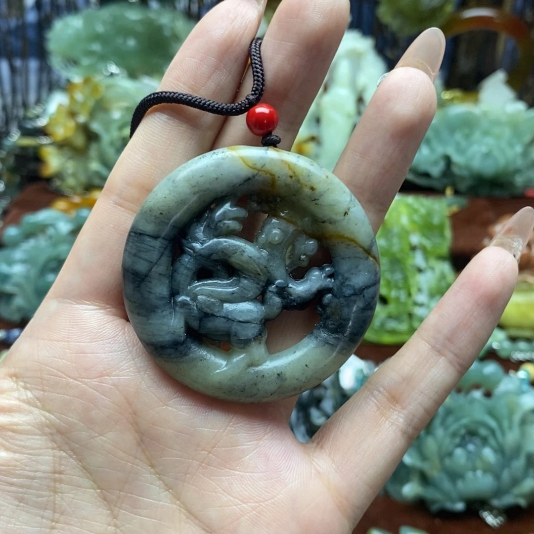 蛇纹石玉未镶嵌颈饰