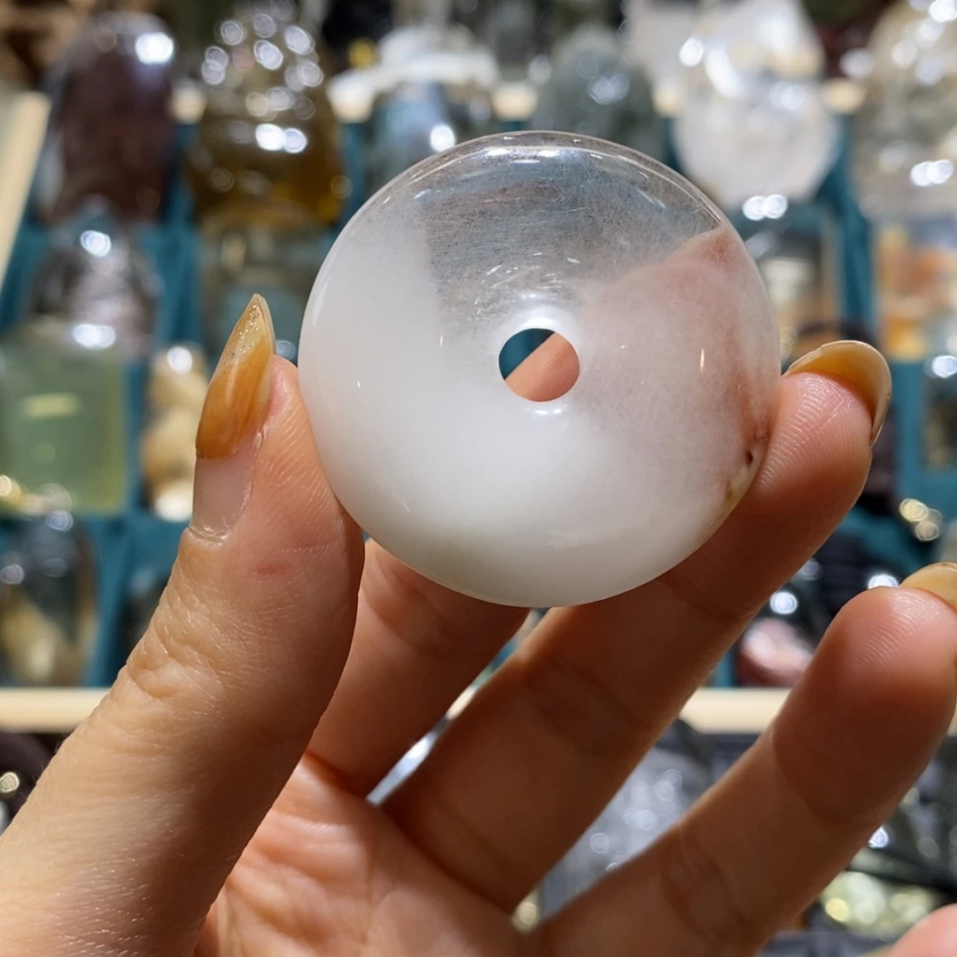 水晶颈饰未镶嵌?**然水晶