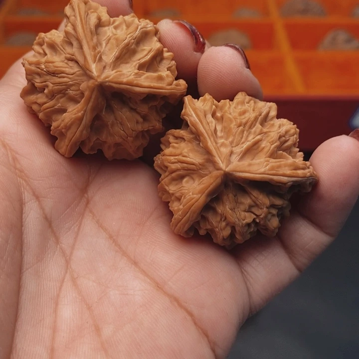 K***店核桃盘山三棱37尺核桃